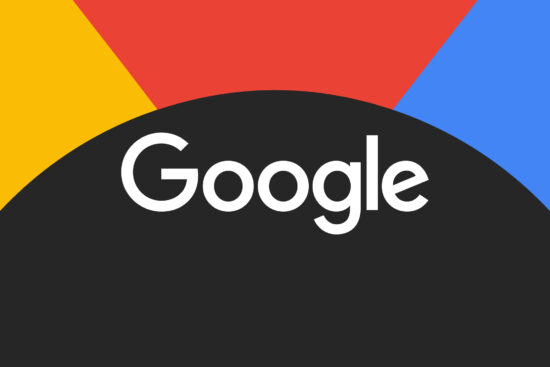 Logotipo do Google em fundo abstrato representando a atualização do Google Keep web com formatação de texto.