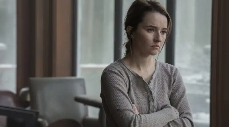 Imagem da série The Last of Us com cenas intensas e dramáticas, destacando a evolução dos personagens.