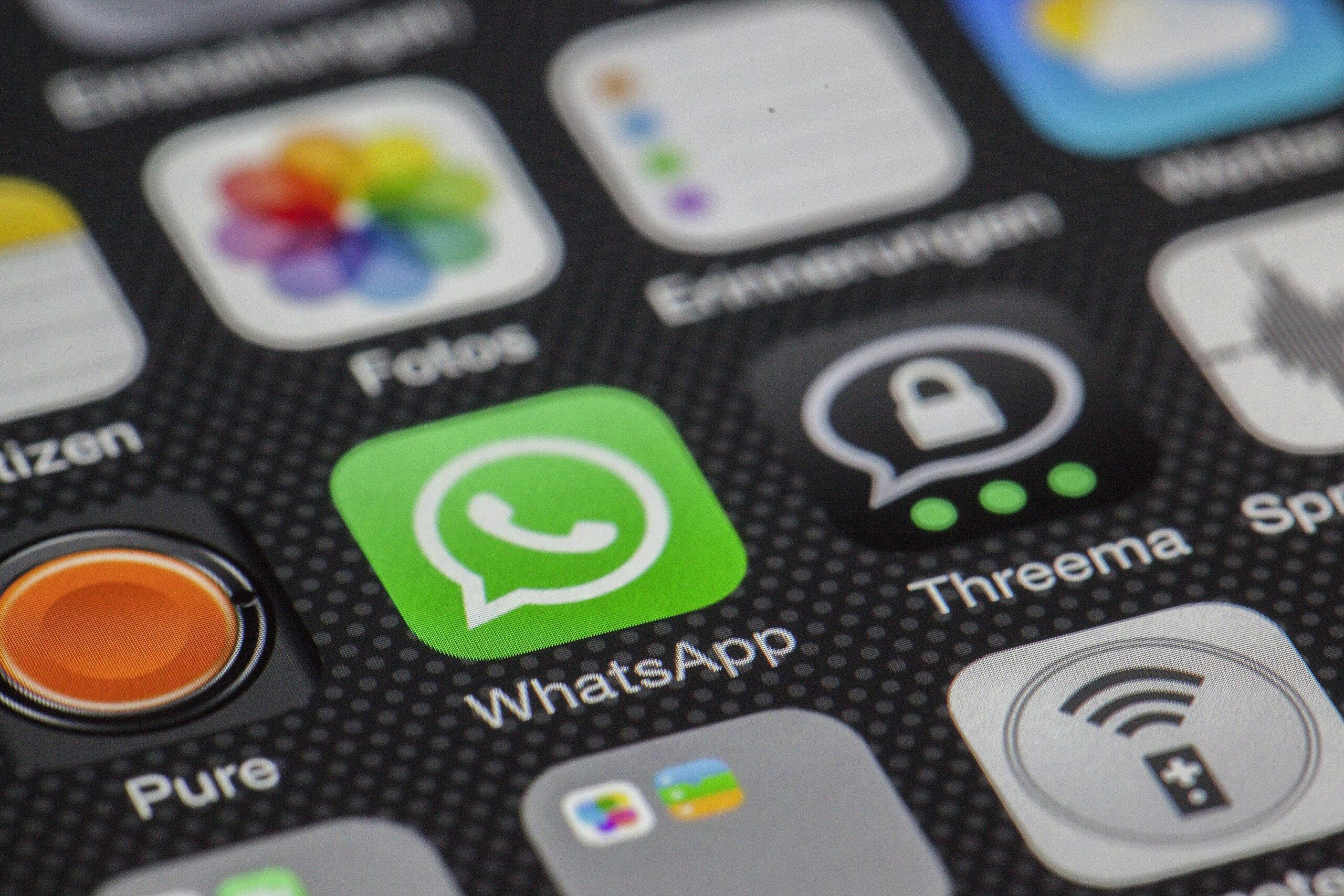 WhatsApp Alcança 3 Bilhões de Usuários Ativos Mensais em 2025: Meta Revela Marco Histórico 1 Ilustração do logo do WhatsApp em uma tela Foto de Pixabay: https://www.pexels.com/pt-br/foto/ios-icon-screengrab-267392/