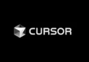 Logo do Cursor sobre fundo verde com grafismos que remetem a código