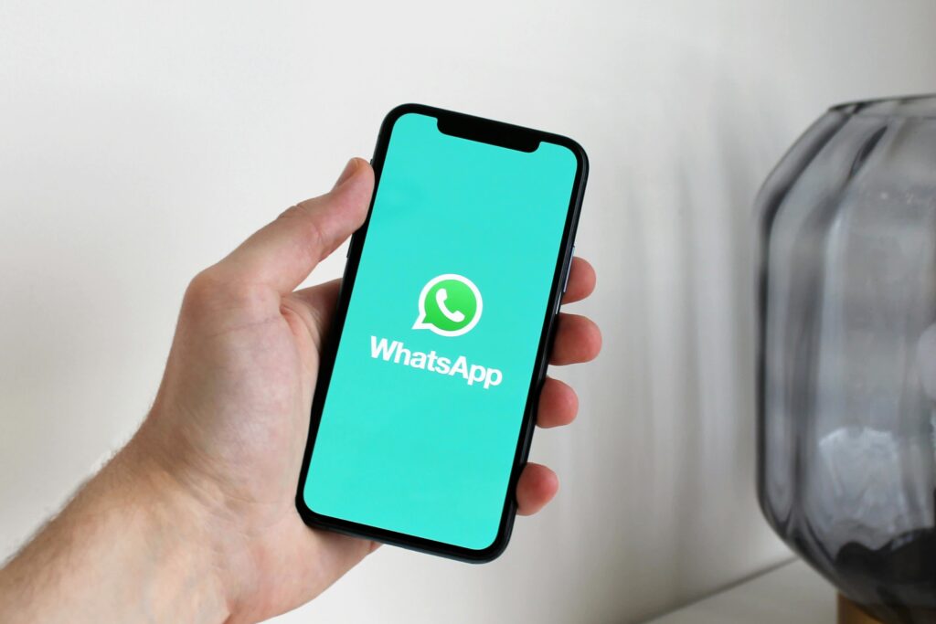 WhatsApp deixa app nativo Windows e foca em versão web para 2025 3 Nova interface do WhatsApp versão web para Windows. Layout remodelado, foco em responsividade e integração com sistema operacional.
