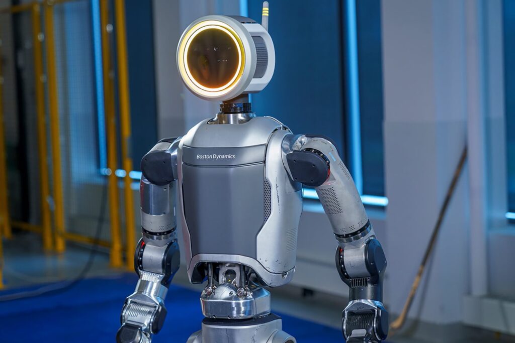 Robôs humanoides: 1 por 10 pessoas até 2050, diz estudo 3 Atlas, um dos robos humanoides da Boston Dynamics, durante testes de equilíbrio