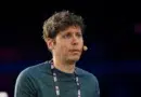 Sam Altman, CEO da OpenAI, anuncia adiamento do modelo open source após novas demandas de segurança. Informação divulgada em 11 de julho de 2025.