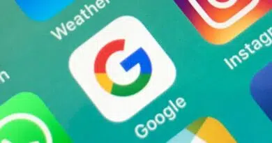 App de busca Google em iOS exibindo interface Discover com novos sumários via IA. Destaque para análise do impacto sobre tráfego dos publishers.