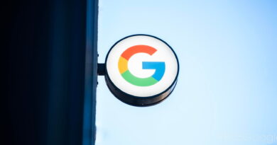 Modo IA do Google em português: veja como funciona 6 YouTube: plataforma de vídeos do Google e suas recomendações personalizadas.