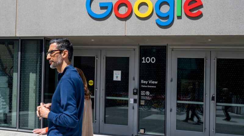 Sundar Pichai, CEO da Alphabet, no campus Bay View da Google, maio 2024. Lançamento do Pixel 10 no Made by Google 2025.