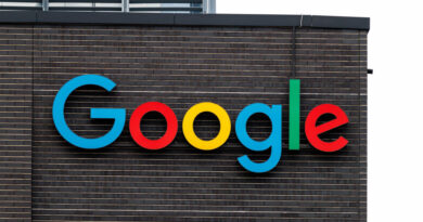 Fachada da sede do Google em Munique com logotipo Google visível, símbolo de inovação em inteligência artificial e educação