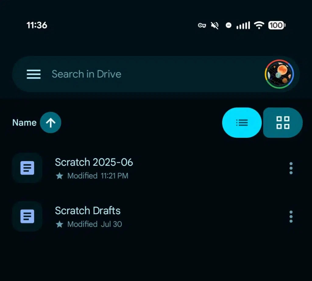 Google Drive recebe redesign Material 3 Expressive no Android 7 Detalhes do topo da aba de arquivos Google Drive com indicador de seleção menor e botão de alternância de lista para grade.