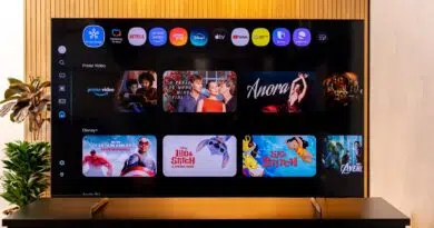 Copilot da Microsoft nas TVs Samsung com busca por voz e Vision AI respondendo a dúvidas sobre filmes e séries