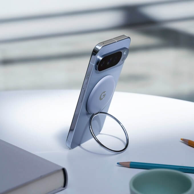 Google PixelSnap: ‘MagSafe’ chega ao Pixel 10 7 Ring Stand PixelSnap acoplado ao Pixel 10: suporte magnético com anel articulado