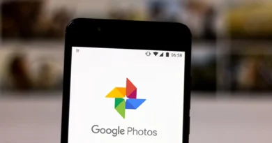 Google Fotos traz Veo 3 para gerar vídeos de imagens 2 celular com Google Fotos na tela, Google Fotos testa funcao deslizar para apagar fotos ou vídeos rapidamente no aplicativo, novidade em teste em 2025.