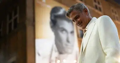 Primeiro olhar do filme Jay Kelly na Netflix, dirigido por Noah Baumbach e estrelado por George Clooney e Adam Sandler.