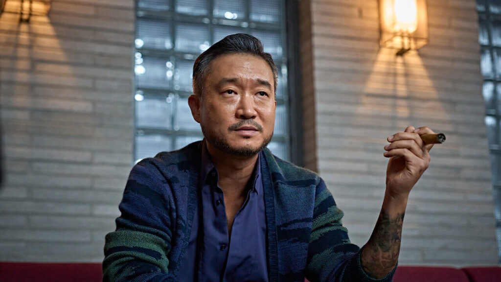 Mantis na Netflix: spin-off de Kill Boksoon em 26/9 9 Jo-woo Jin como Dok-go, mentor em Mantis; universo Kill Boksoon na Netflix