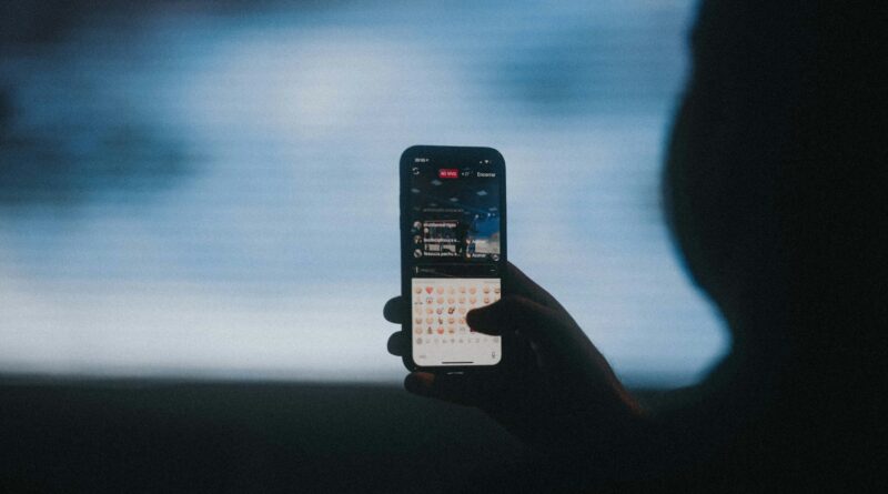Foto ilustra Instagram: novidade exige ao menos 1.000 seguidores para lives a partir de agosto de 2025.