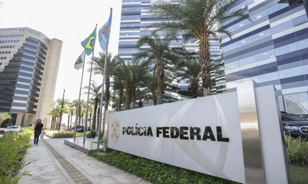 Fintechs passam a seguir regras de transparência da Receita 3 Prédio da Polícia Federal; operações Carbono Oculto, Quasar e Tank miram lavagem de dinheiro com fintechs