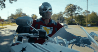 Pacificador 2ª temporada na HBO Max com John Cena em cena de ação