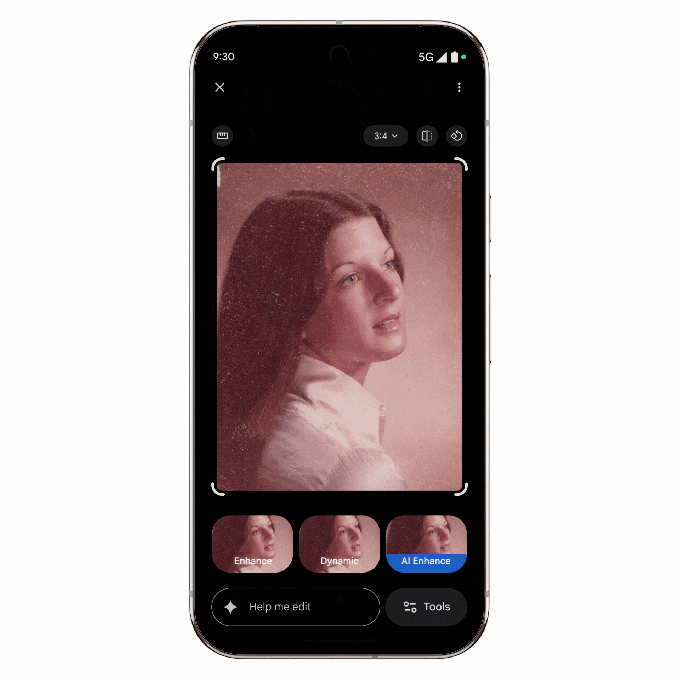 Animação mostrando exemplo de remoção de objetos e troca de fundo no Google Fotos