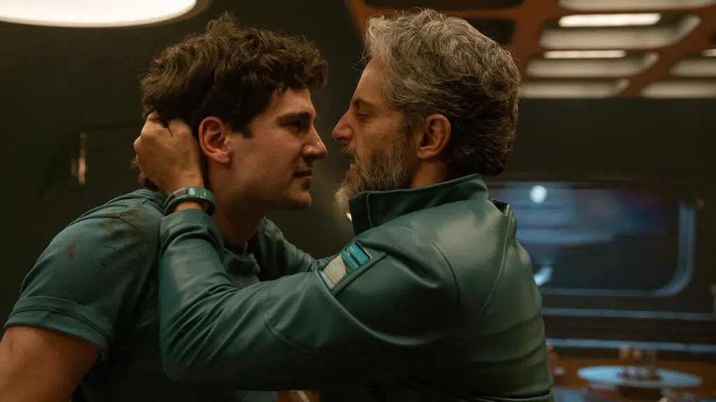 Billionaires' Bunker na Netflix: data, trama e elenco 10 Billionaires' Bunker cena destaca Max e Guillermo em momento tenso no refúgio subterrâneo