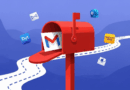 Caixa de correio vermelha com o logo do Gmail e ícones de add-ons flutuando; conceito de extensões do Gmail para produtividade