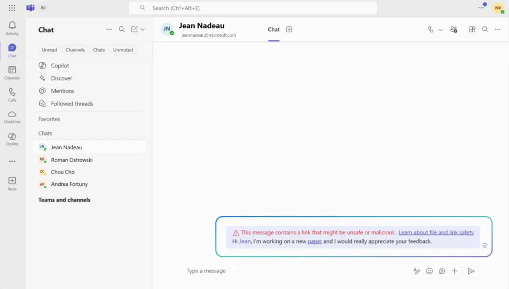 Mensagem no Microsoft Teams com banner de alerta de link suspeito