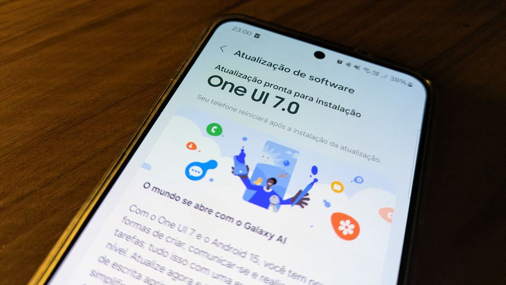 Trocar de celular: 5 sinais claros para decidir em 2025 5 Veja se seu smartphone continua recebendo atualizações (Imagem: Bruno De Blasi/Canaltech)