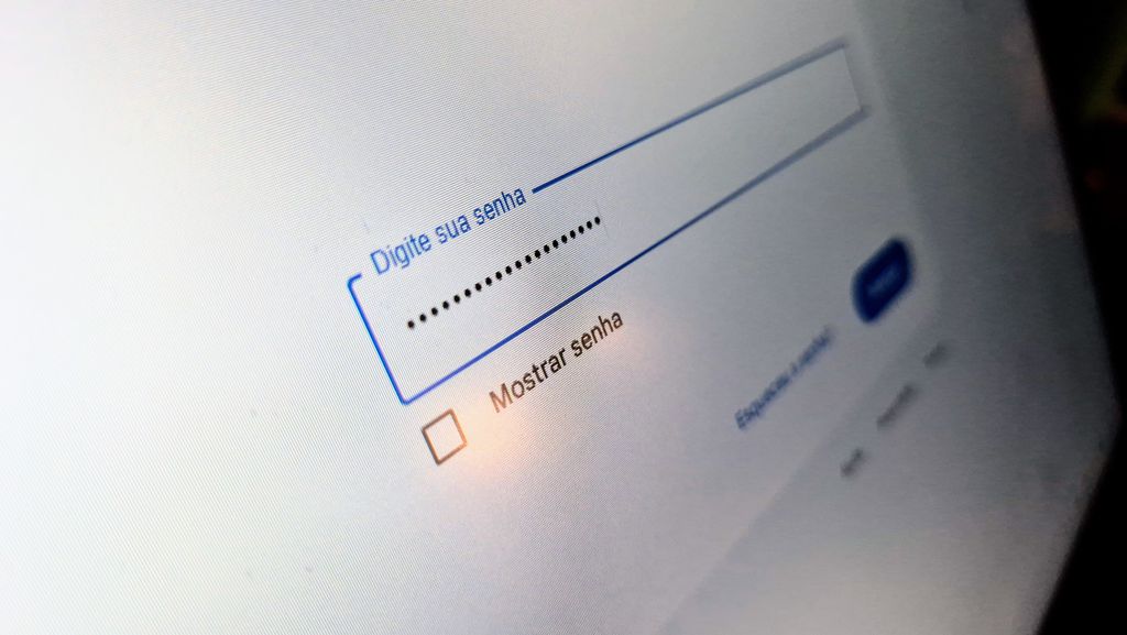 Alerta sobre Salesloft Drift e instâncias da Salesforce: investigação de exportação de dados corporativos e se é necessário trocar a senha do Gmail