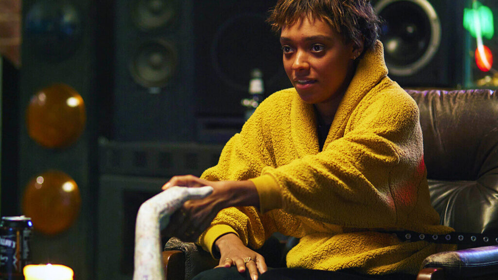 Filmes saindo da Netflix em setembro de 2025: 10 para ver 7 Talk to Me (A24) sai da Netflix: terror sobrenatural australiano que reinventou a possessão