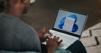 Processador do Windows lento? 6 erros e soluções 5 Windows 11 na tela do laptop: como corrigir processador do Windows lento com passos seguros