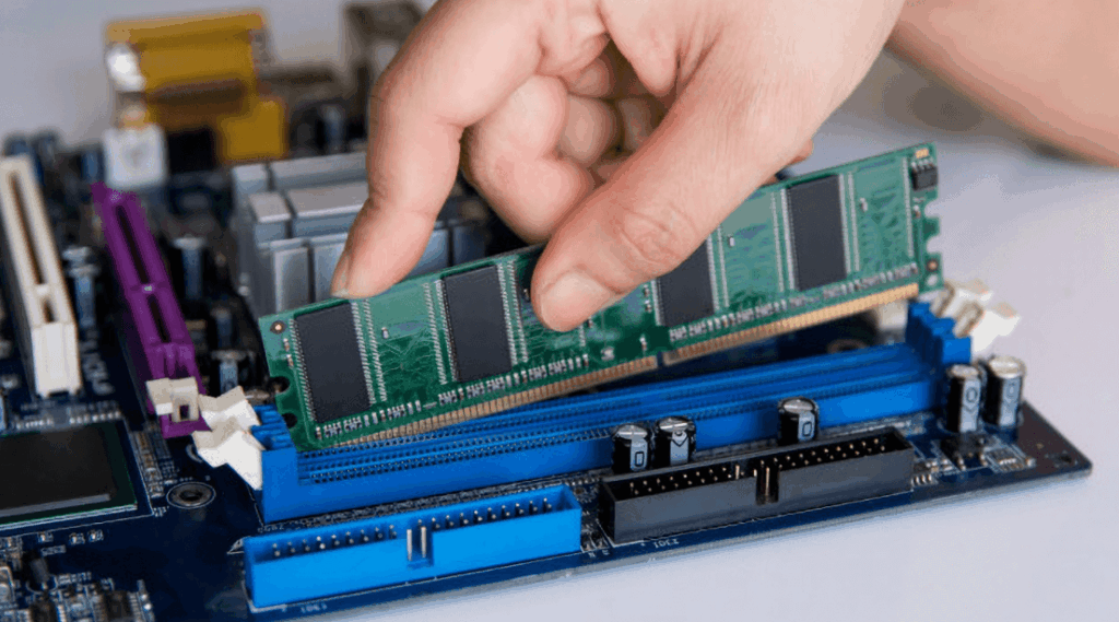 Erros ao montar PC: 12 dicas para evitar problemas 6 Instalação de cooler e SSD M.2 antes de fixar placa-mãe no gabinete