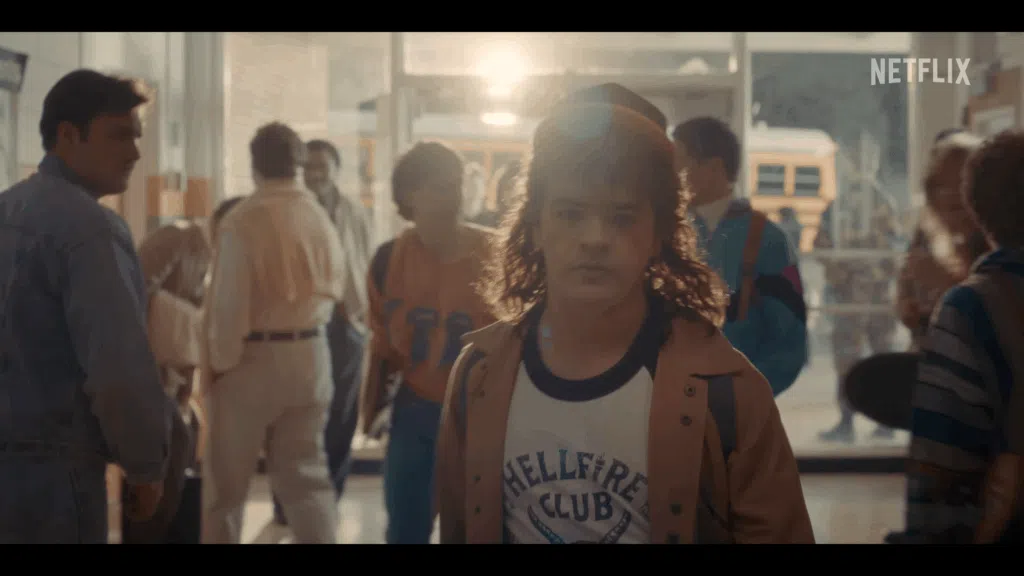 Stranger Things 5: Trailer revela caos e retorno de Vecna 5 Cena de Hawkins sitiada em Stranger Things 5