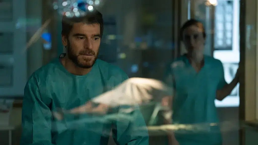 Breathless 2ª temporada na Netflix: data e trailer 8 Alfonso Bassave como Lluís Jornet e Aitana Sánchez-Gijón como Pilar em Respira S2