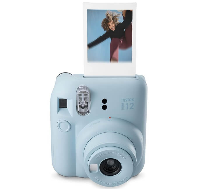 Instax Mini 12: a câmera instantânea que revive a magia das fotos físicas 6 Instax Mini 12 close-up modo selfie