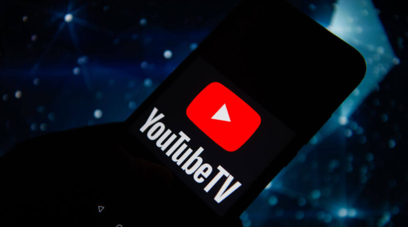 Disney e YouTube TV acertam acordo e encerram apagão 1 Disney e YouTube TV acertam acordo: Logotipo do YouTube TV exibido em tela com fundo luminoso, simbolizando o retorno dos canais Disney após acordo