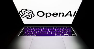 O logotipo da OpenAI exibido na tela de um laptop é visto nesta foto ilustrativa tirada na Polônia em 25 de novembro de 2025. chatpgt
