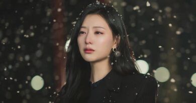 Cena de Queen of Tears com Kim Ji-won como Hong Hae-in em K-dramas melhores que Queen of Tears