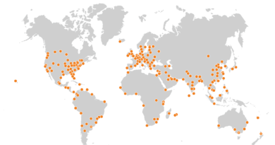 Mapa global da rede Cloudflare mostrando pontos de presença e tráfego de dados