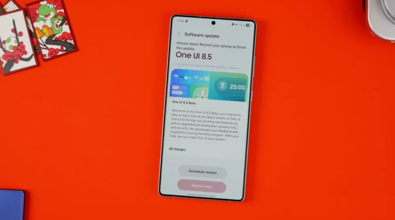 Smartphone Samsung Galaxy exibindo IA no calendário da One UI 8.5