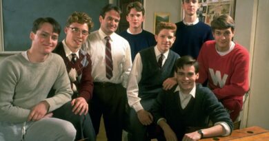 Cena de Sociedade dos Poetas Mortos com Robin Williams e Ethan Hawke