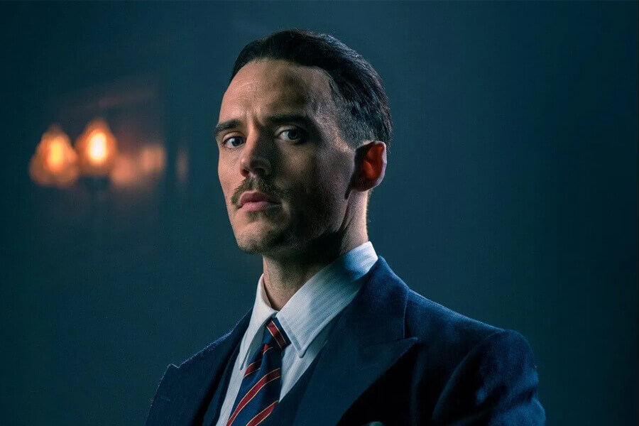 Sam Claflin como Oswald Mosley em Peaky Blinders