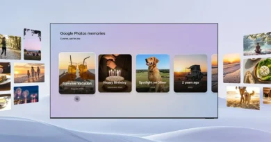 Aplicativo Google Fotos em uma TV Samsung mostrando álbuns e memórias.
