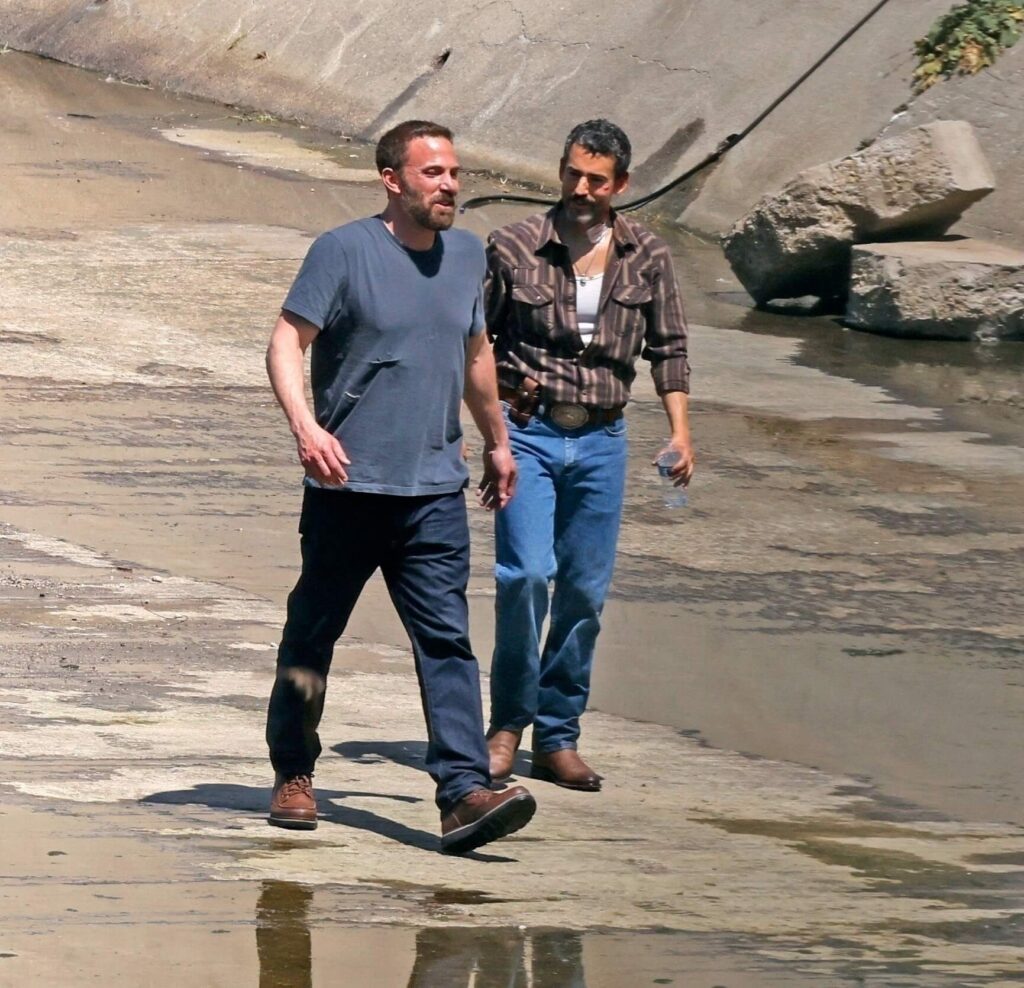 Os filmes mais aguardados da Netflix em 2026 8 Ben Affleck filmando Animals