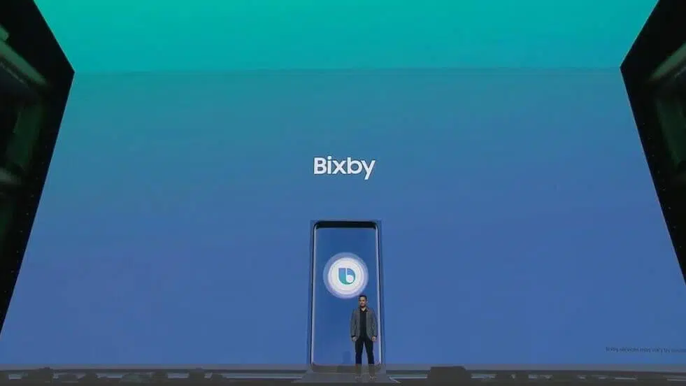 Bixby no palco da Samsung, símbolo do novo momento da assistente virtual