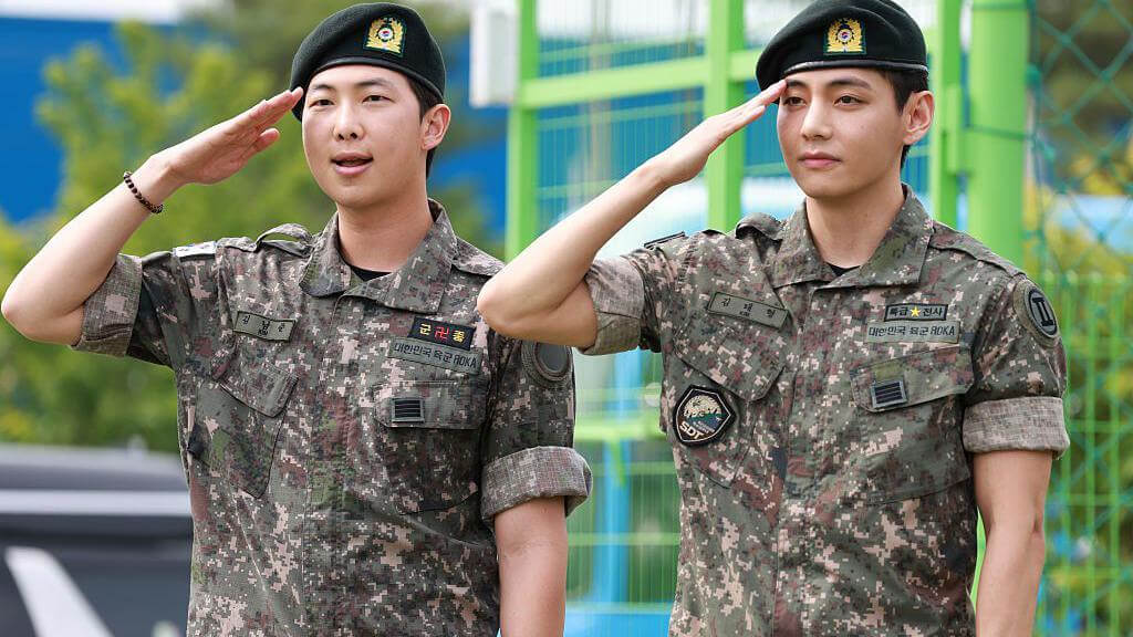 Integrantes do BTS após completarem o serviço militar obrigatório