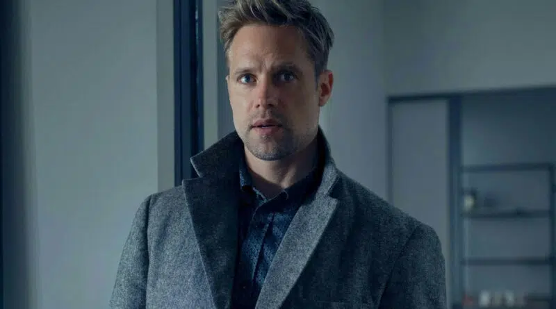 David O'Donnell surpreso em Reacher, série da Prime Video.