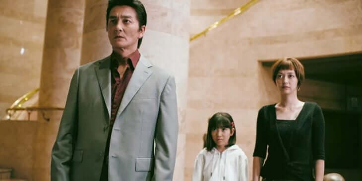 Série live-action de Yakuza chega completa ao YouTube 1 Cena da série live-action de Yakuza com Kazuma Kiryu interpretado por Yasufumi Motomiya.