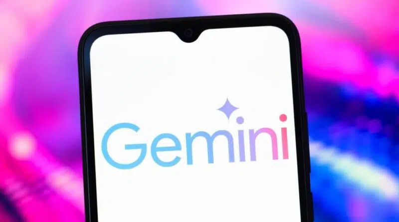 Tela do logotipo do Google Gemini AI exibida em um smartphone