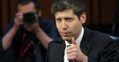 Sam Altman, CEO da OpenAI, durante audiência do Senado sobre a corrida da IA