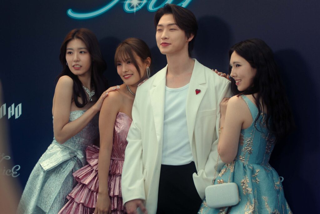 Elenco da terceira temporada de XO, Kitty