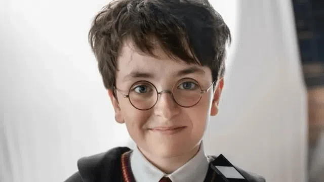 Divulgação/HBO apresenta imagem oficial da série Harry Potter com protagonista vestindo o uniforme de Quadribol