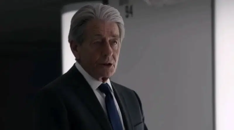 John Nolan em cena de Batman Begins